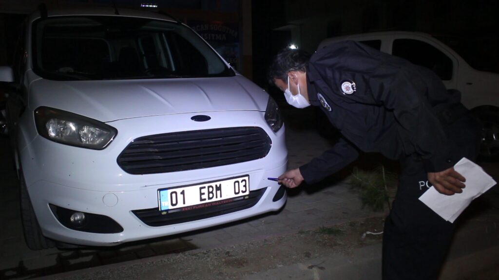 Adana’da caddede yürürken silahlı saldırıya uğrayan kişi yaralandı