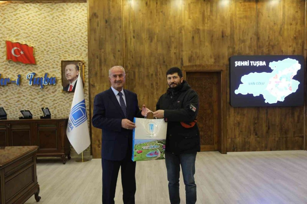 Başkan Akman en çok atık pil toplayan okulları ödüllendirdi