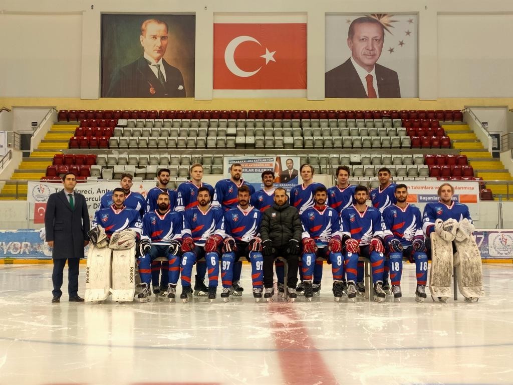 Buz hokeyinde dadaş rüzgarı