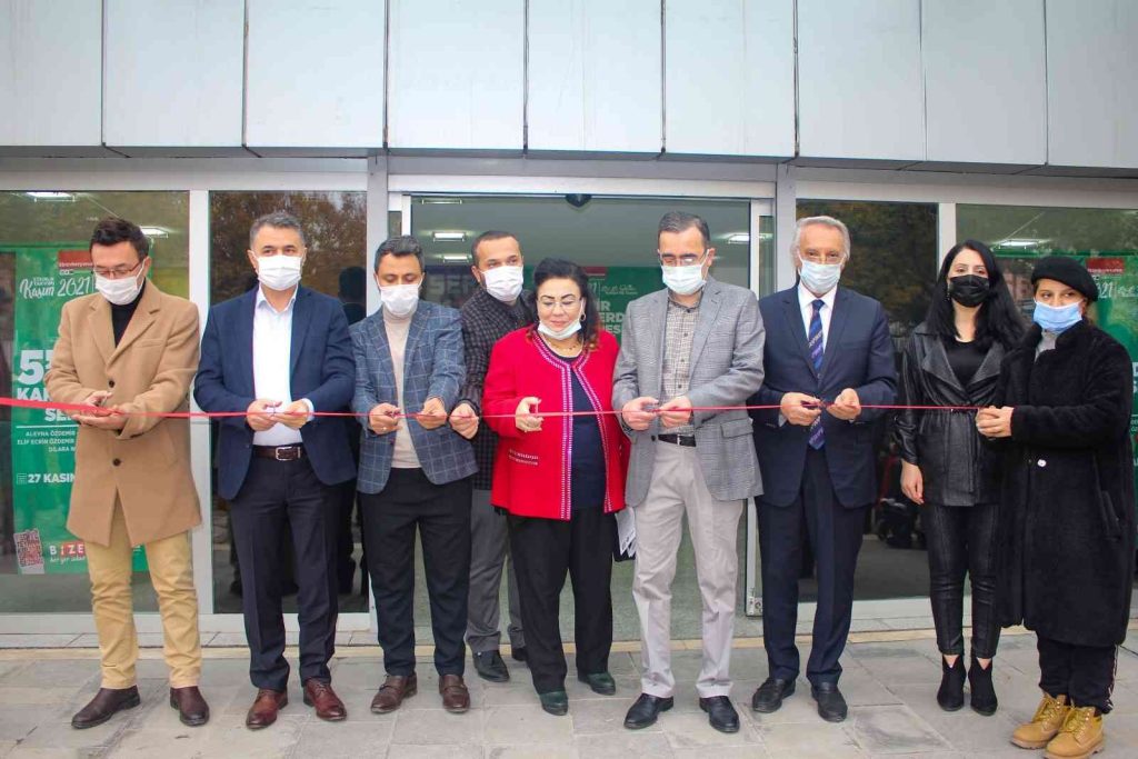 Diyarbakır’da “5’i Bir Yerde Karma Resim Sergisi” açıldı