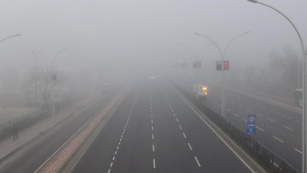 DİYARBAKIR’da sis nedeniyle bazı uçak seferleri iptal edildi