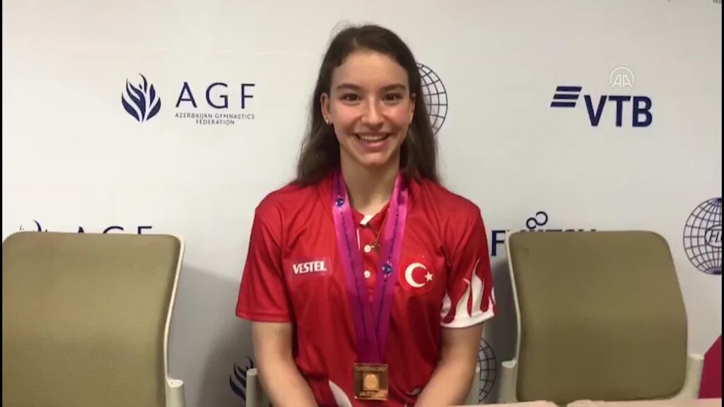 Dünya şampiyonu milli cimnastikçi Ayşe Begüm Onbaşı’ya “en iyi sporcu” ödülü