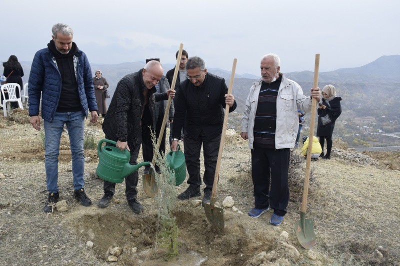 Elazığ’da 12 bin fidan toprakla buluştu