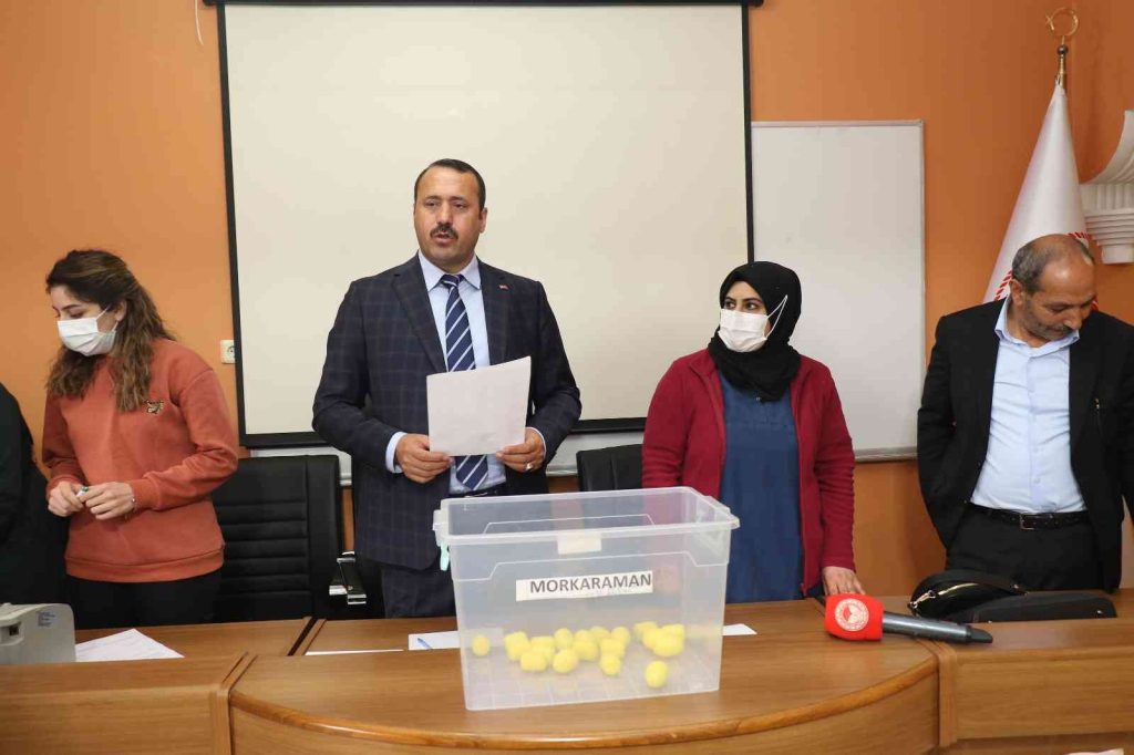 Elazığ’da besicilere koç dağıtımı yapıldı