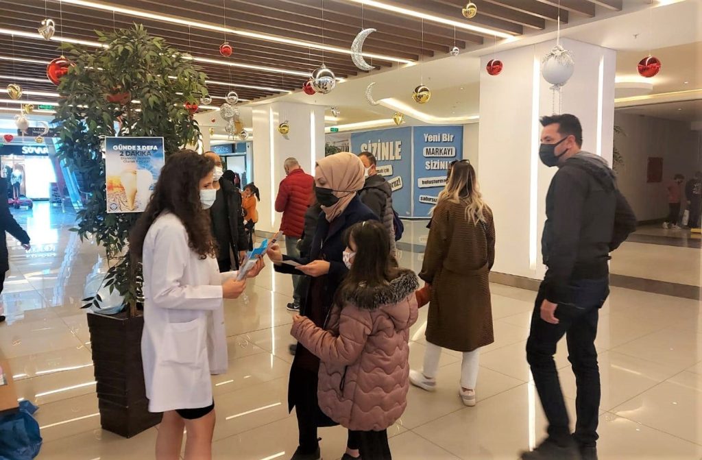 ERZİNCAN’da çocuklara diş macunu ve diş fırçası dağıtıldı