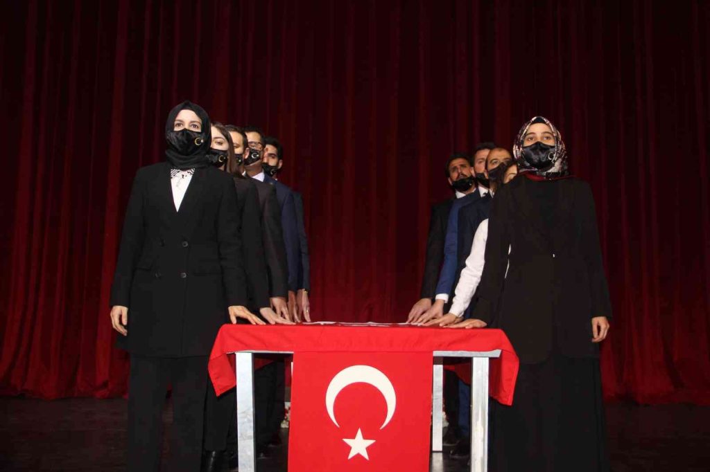 Erzurum’da Öğretmenler Günü kutlamaları