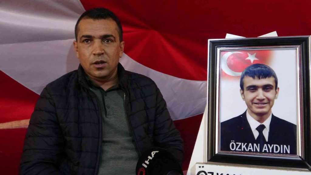 Evlat nöbetindeki acılı baba Süleyman Aydın’dan HDP’ye tekpi