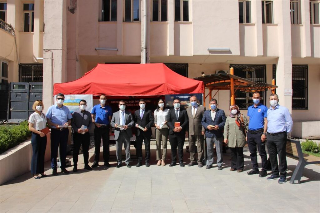 Hakkari’de ceza infaz kurumu kütüphaneleri için kitap bağışı kampanyası başlatıldı