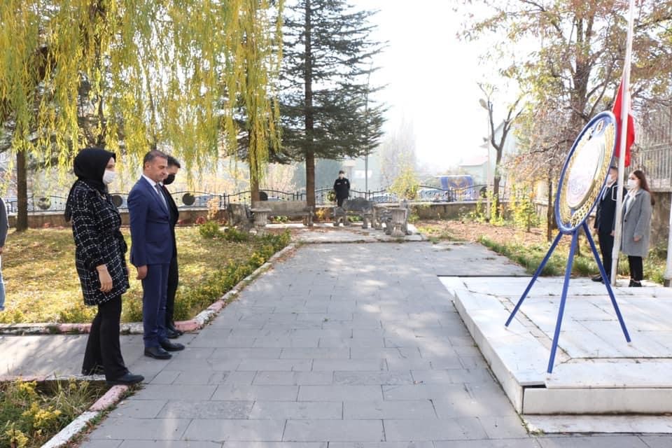 Hizan’da 24 Kasım Öğretmenler Günü kutlandı