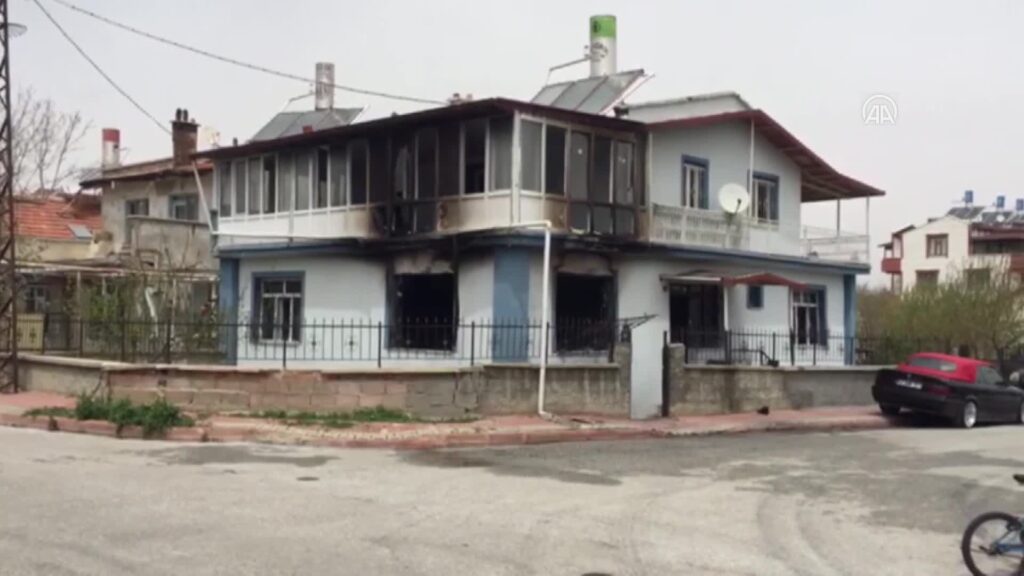 Konya’da 3 yaşındaki çocuğun evde çakmakla oynadığı sırada çıkan yangın söndürüldü