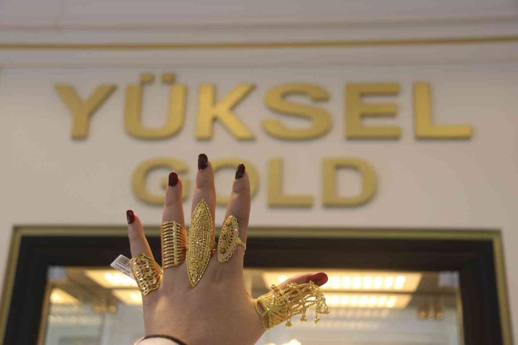 DİYARBAKIR – Kuyumcular Altın Alın Dedi…