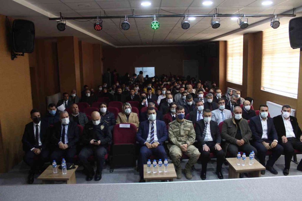 Muradiye’de 24 Kasım Öğretmenler Günü kutlandı