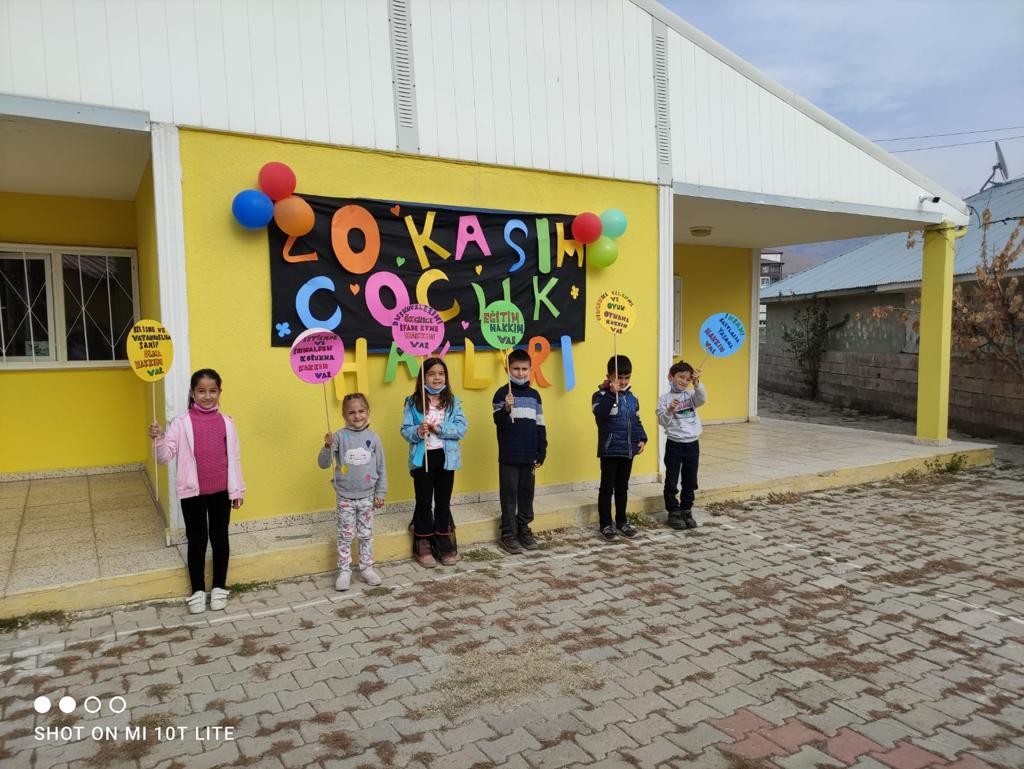 Muradiye’de “Dünya Çocuk Hakları Günü” kutlandı