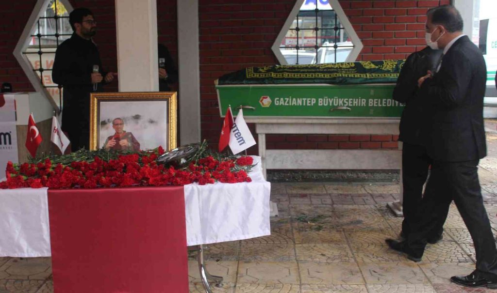 Op. Dr. Temur Bülbül için kurucusu olduğu hastanede tören düzenlendi