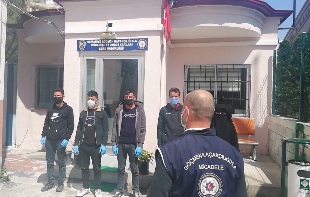 Osmaniye’de yurda yasa dışı yollardan giren 5 Suriyeli yakalandı