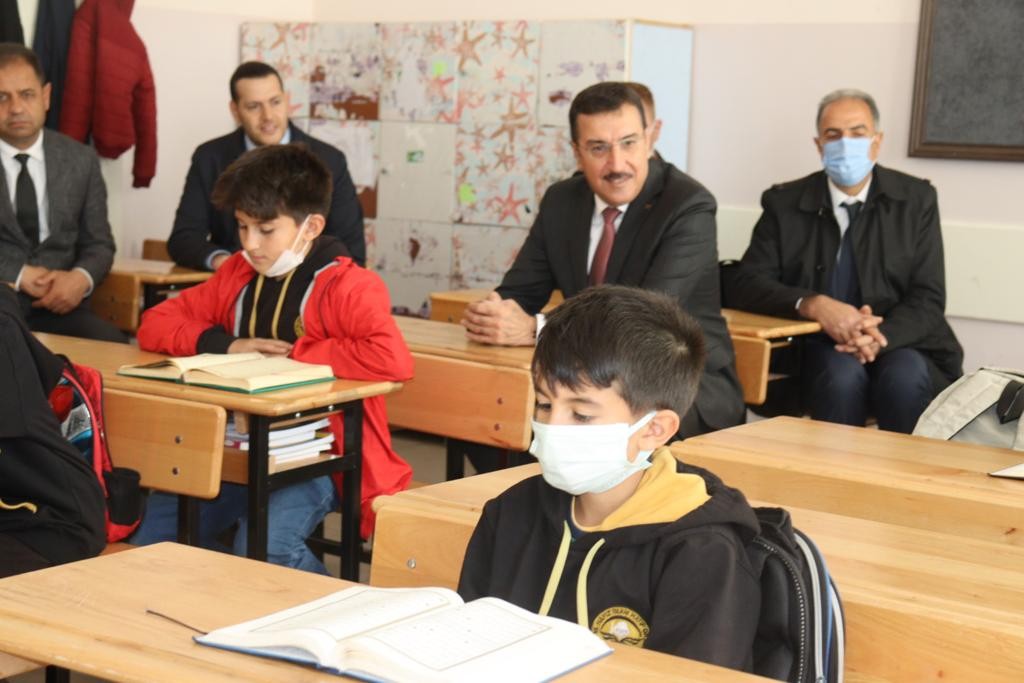 Tüfenkci’den Öğretmenler Günü mesajı