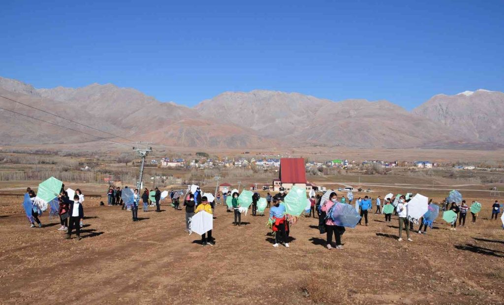Tunceli’de uçurtma şenliği