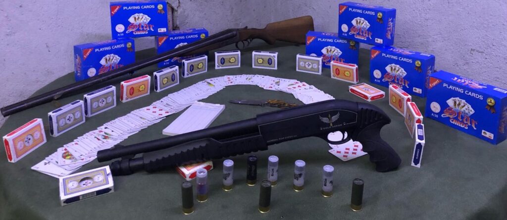 Uşak’ta kumar oynadığı belirlenen 18 kişiye para cezası verildi