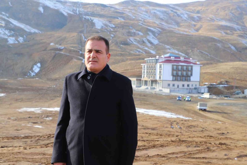 Vali Akbıyık, “Hakkari eğlence ve kültürel faaliyetlerin merkezi olacak”