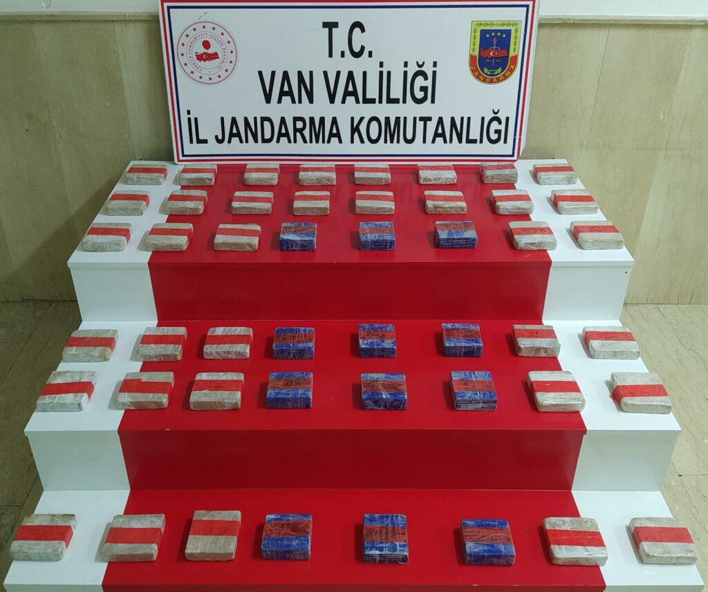 Van’da İran sınırında 25 kilogram eroin ele geçirildi