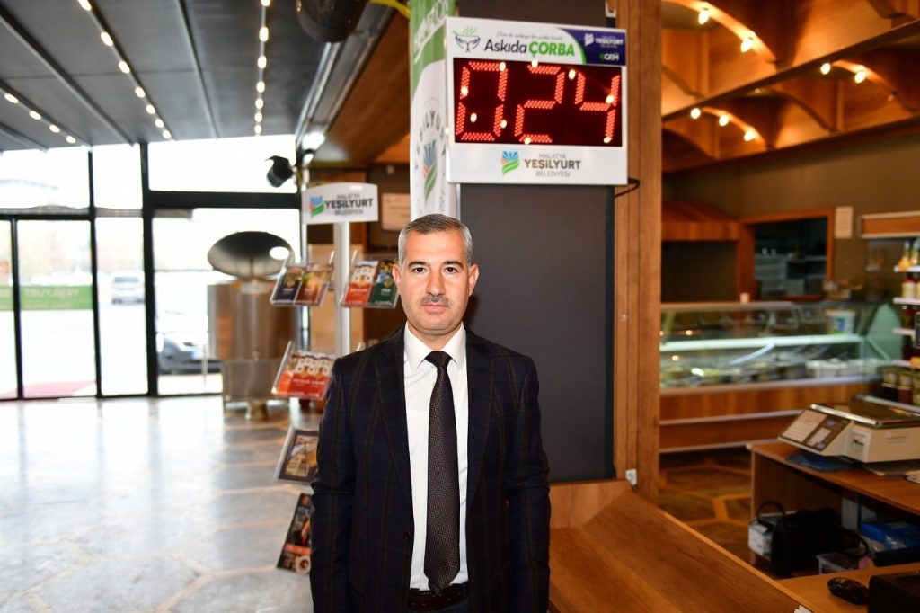 Yeşilyurt’ta “askıda çorba” projesi başlatıldı.