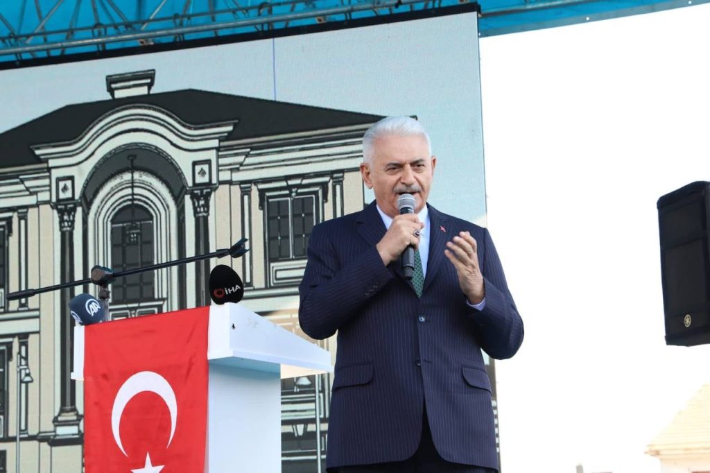 Yıldırım, memleketi Erzincan’da bir dizi açılış programlarına katıldı