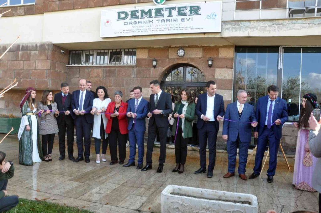 HAKKARİ – ‘‘Demeter Organik Tarım Evi Tarımsal Kalkınma Kadın Kooperatifi’ açıldı