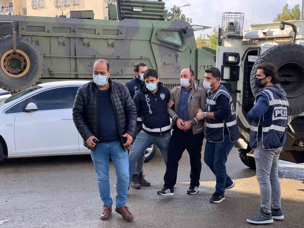 Adam öldürme suçundan aranan şahıs, polis operasyonuyla yakalandı