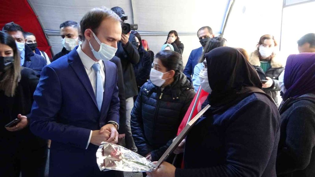 DİYARBAKIR – Aileler direniyor destekler devam ediyor