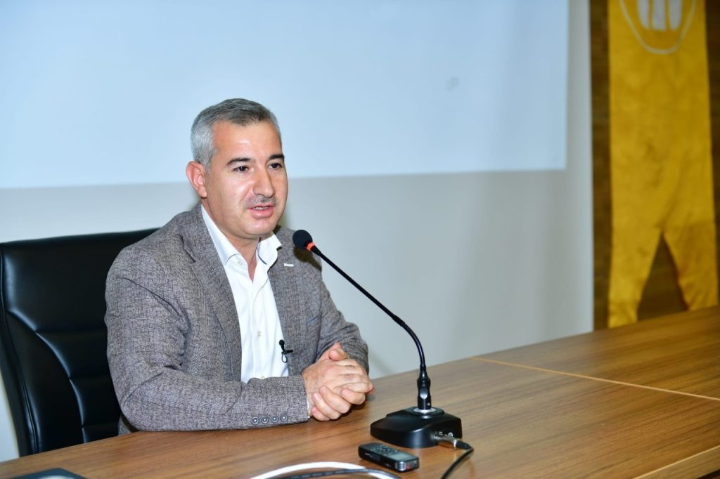 Başkan Çınar, öğrencilerle bir araya geldi