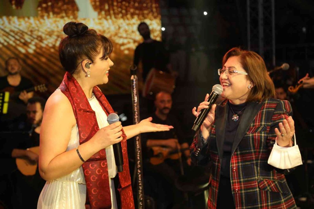 GAZİANTEP – Başkan Fatma Şahin, Zara ile düet yaptı