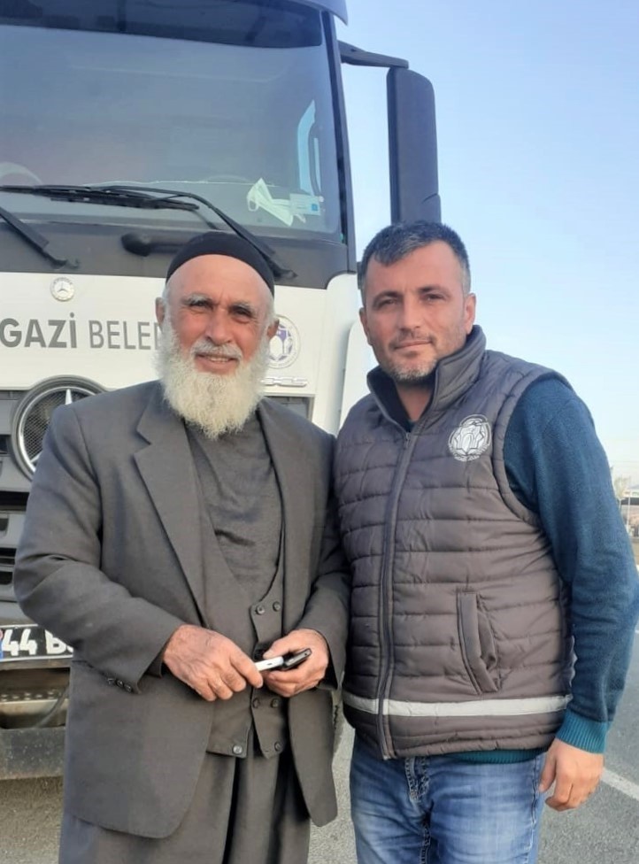 Battalgazi Belediyesi’nde görevli şoförden örnek davranış