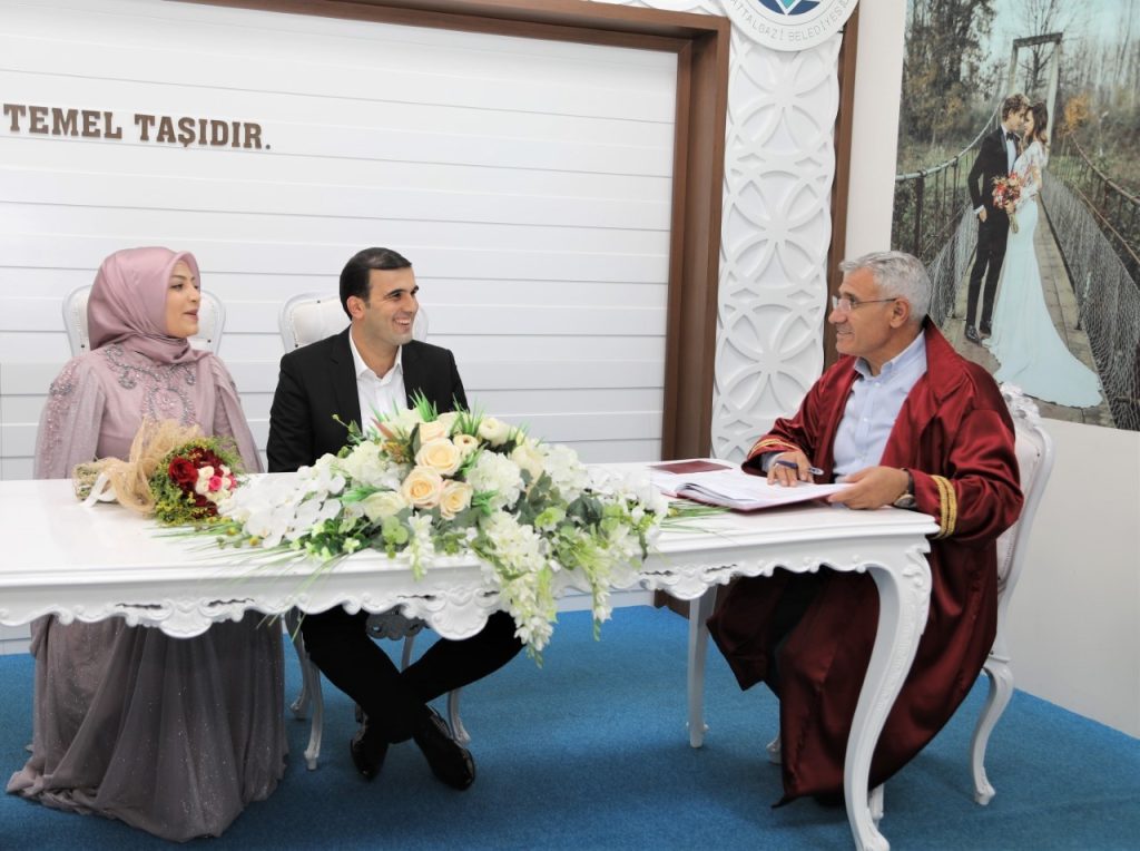 Battalgazi’de  bin 58 çift evliliğe “evet” dedi