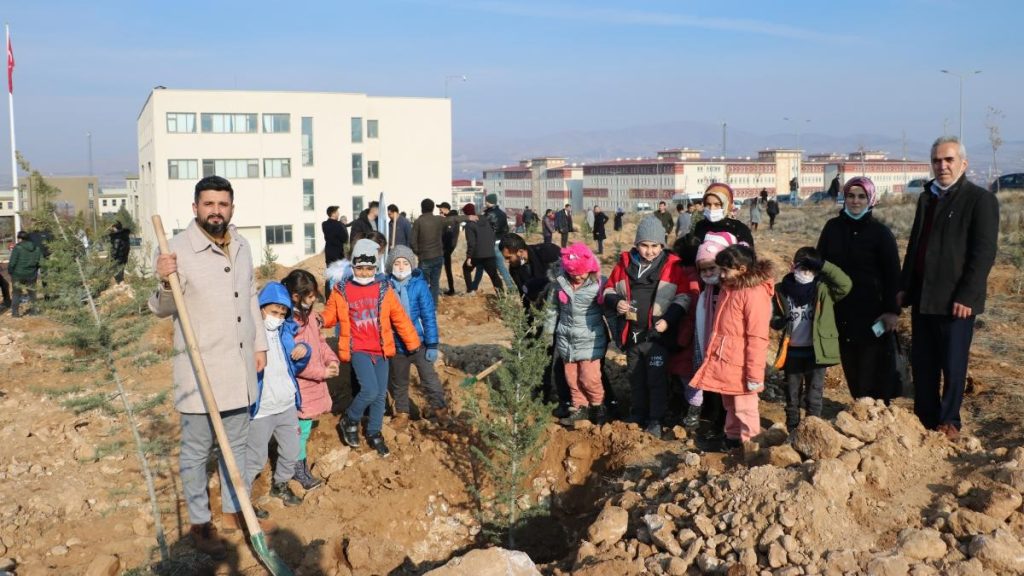 Betül Dürgen Hatıra Ormanı’na 250 fidan