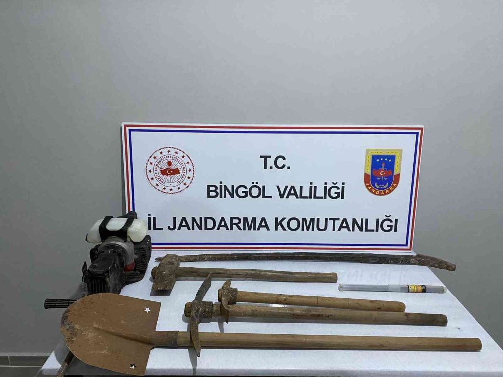 Bingöl’de kaçak kazıya suçüstü: 4 gözaltı