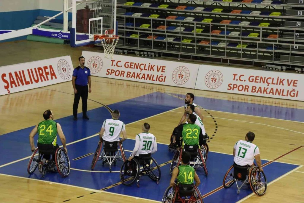 Büyükşehir tekerlekli sandalye basketbolda galibiyet sevinci