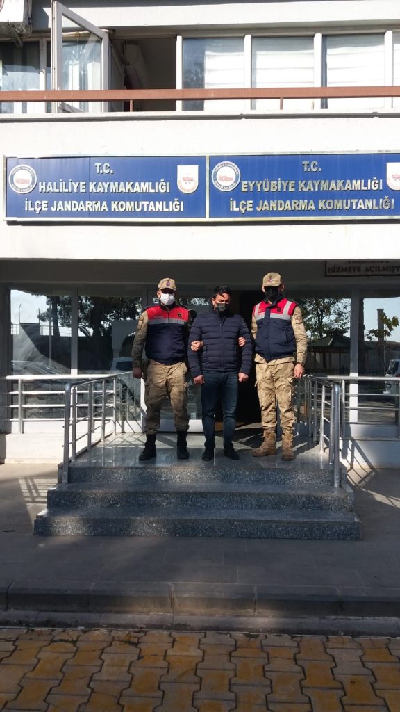 Cinayet zanlısı 4 yıl sonra saklandığı evde yakalandı