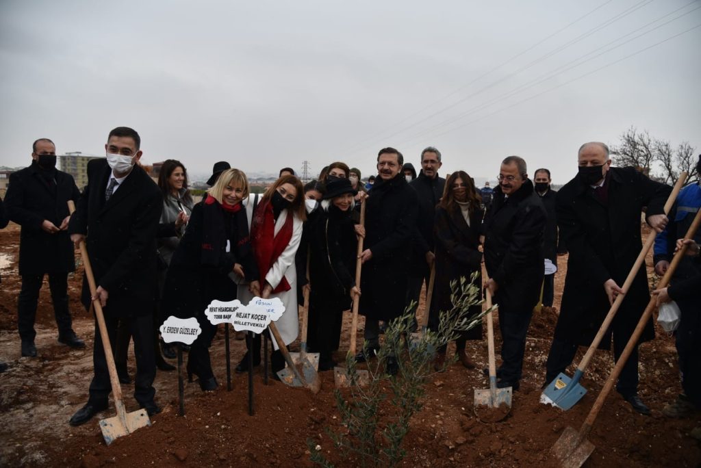 Daha yeşil bir Gaziantep için fidanlar toprakla buluştu