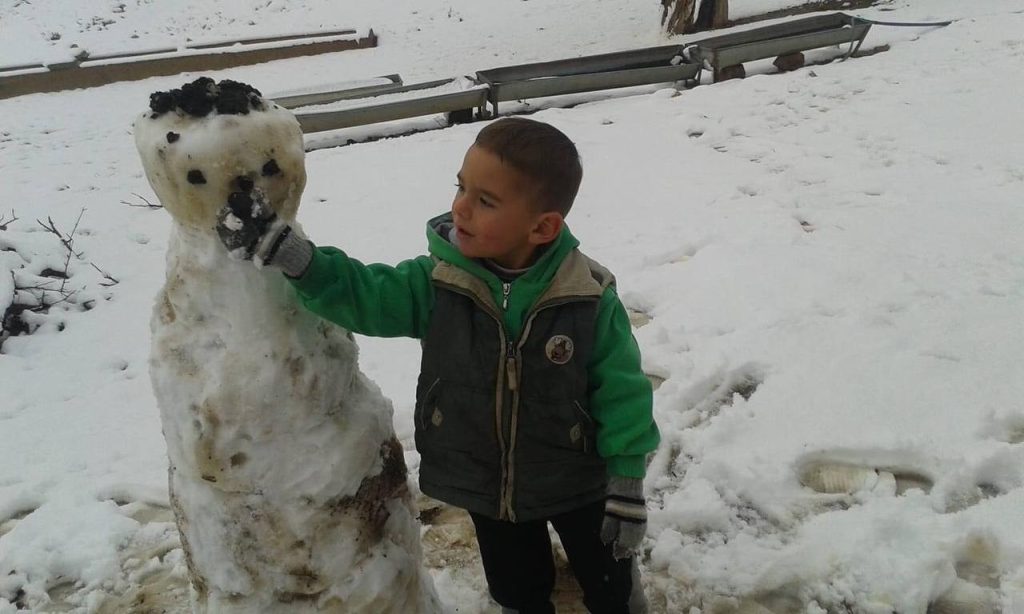 Darende’ye mevsimin ilk kar yağışı sevindirdi