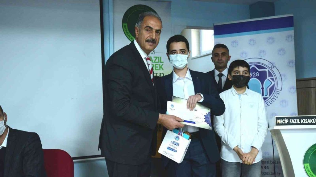 MALATYA – Dereceye giren öğrenciler ödülleri kaptı