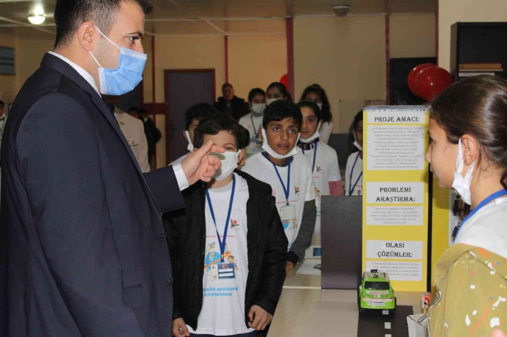 Dicle’de 4006 TÜBİTAK Bilim Fuarı açılışı gerçekleşti