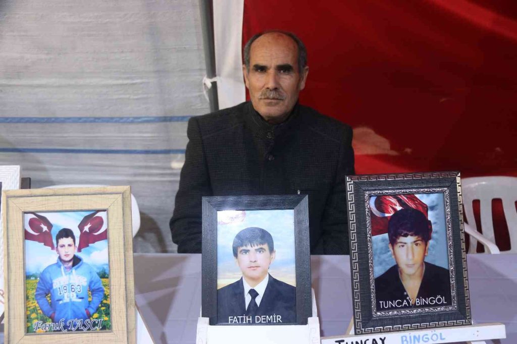 DİYARBAKIR –  Anne ve babaların evlat nöbeti 831’inci gününde