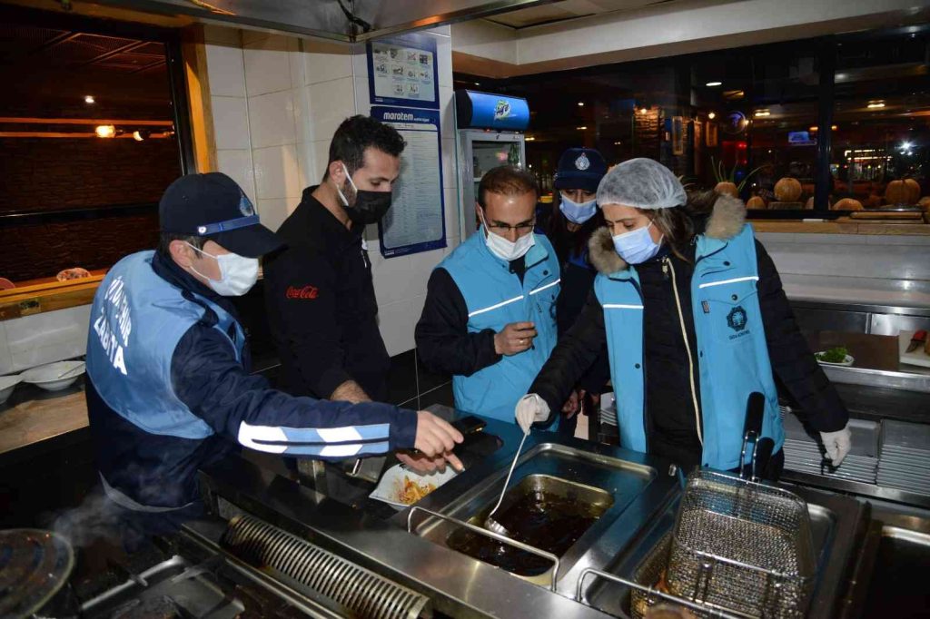 Diyarbakır’da yılbaşı öncesi 5 ton kırmızı ve beyaz et olmak üzere 6 ton gıda maddesine el koyuldu