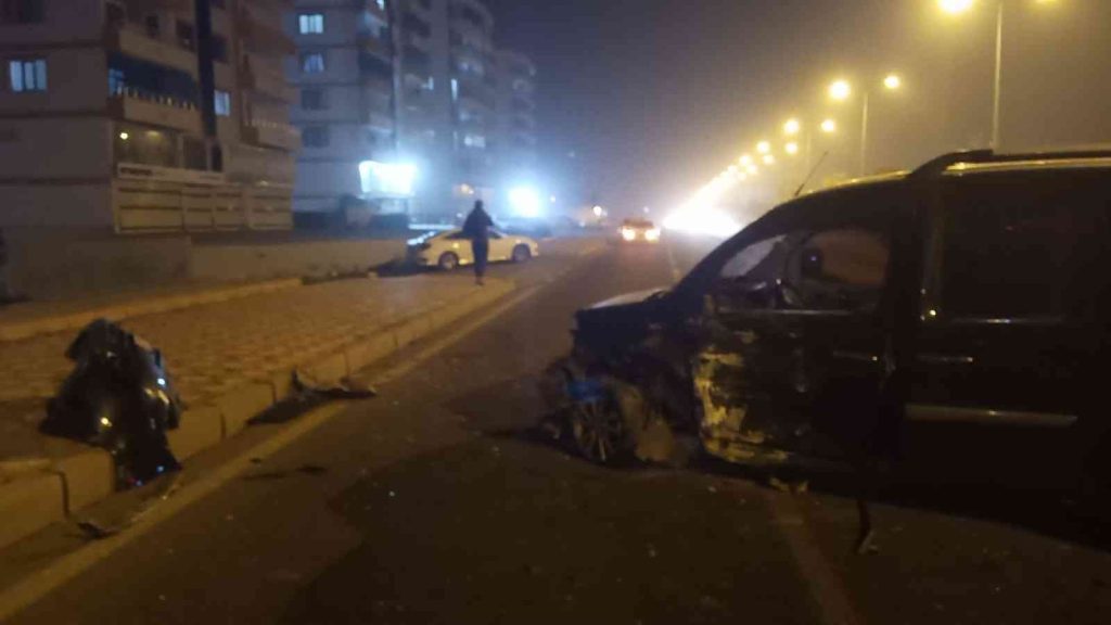 DİYARBAKIR – Yoğun Sis, Trafik Kazası, 2 Yaralı