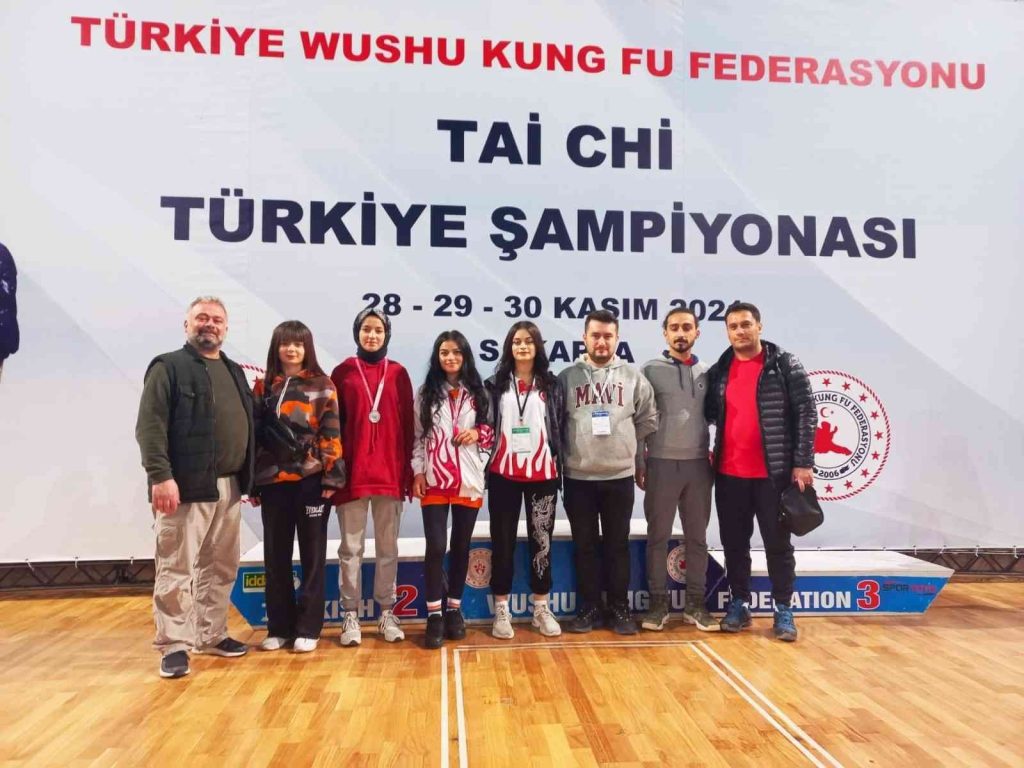 DİYARBAKIRLI kız kardeşler Wushu Kung-Fu şampiyonasında derece elde etti