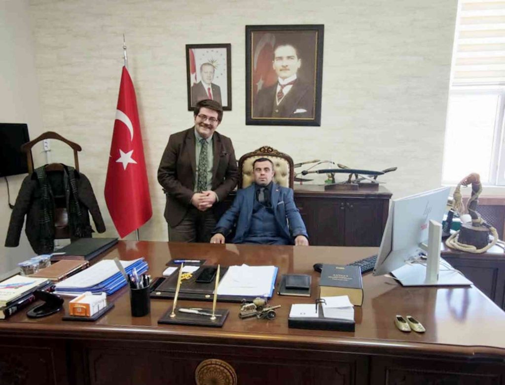 TUNCELİ – Down sendromlu Kemal, kaymakam koltuğuna oturdu