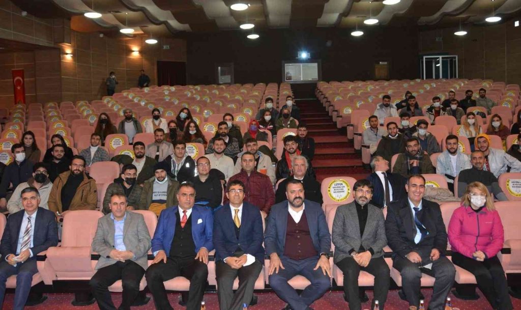 DÜ’de kariyer planlaması paneli