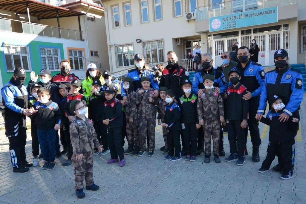 Elazığ polisi özel ve engelli çocuklarla bir araya geldi