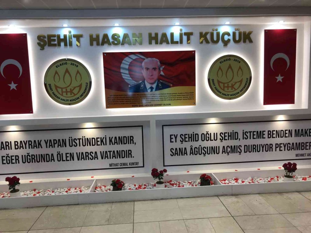 Elazığ’da şehidin adını taşıyan okulda, şehit için köşe yapıldı