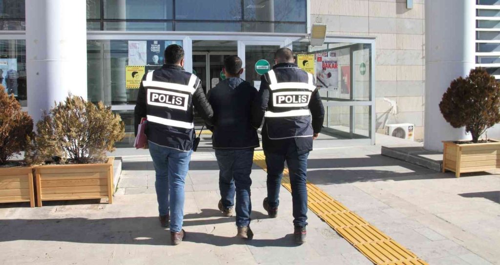 Elazığ’da silahlı kavgaya karışan şüpheli adliyeye sevk edildi
